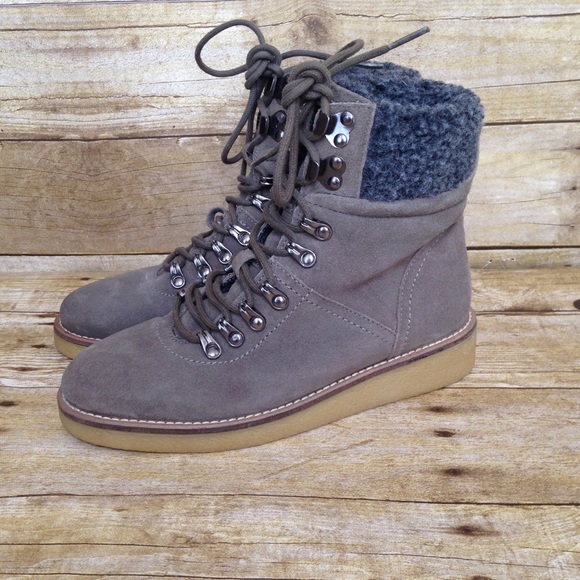 Urban Outfitters Shoes - Urban Outfitters Justine gum sole boots